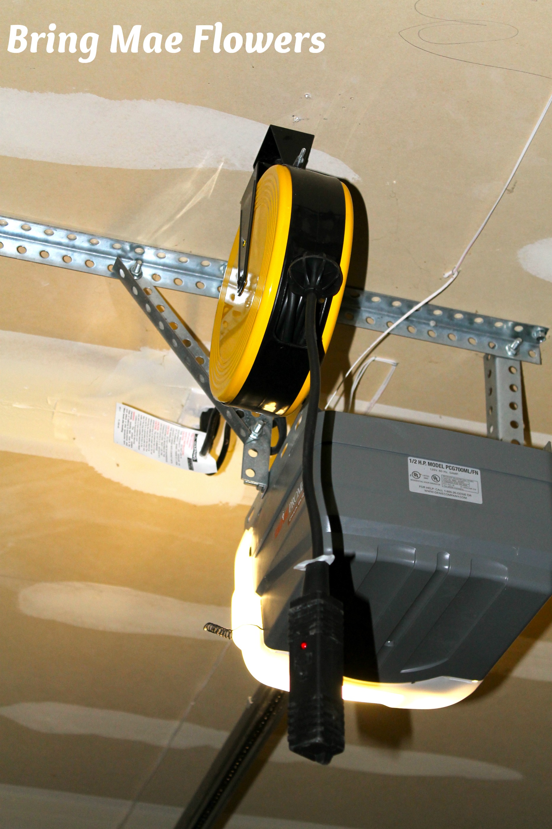 ceiling power outlet